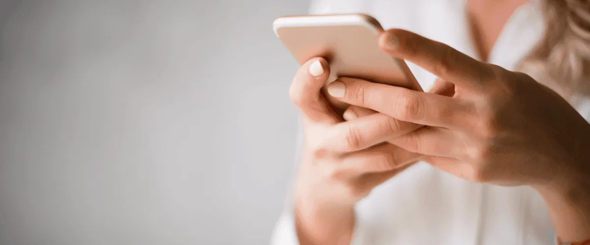 How to Start a Conversation Online Without Saying "Hey"